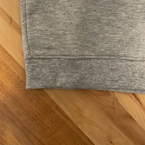 Cat & Jack Heart Sweatshirt - Size 4T - Picture 4 of 10